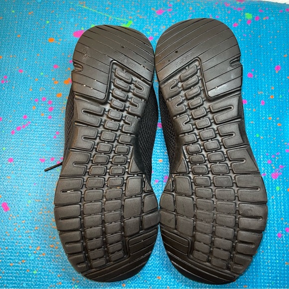 Women Size 8 Skechers triple Black Lite Weight Memory Foam Sneaker running Shoes - Picture 8 of 9